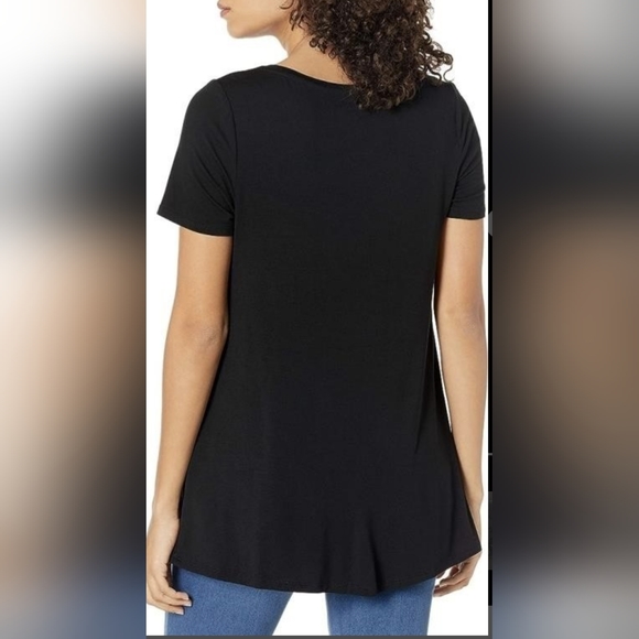 Classic black t-shirt w/ twist size S BNWOT - Picture 2 of 3